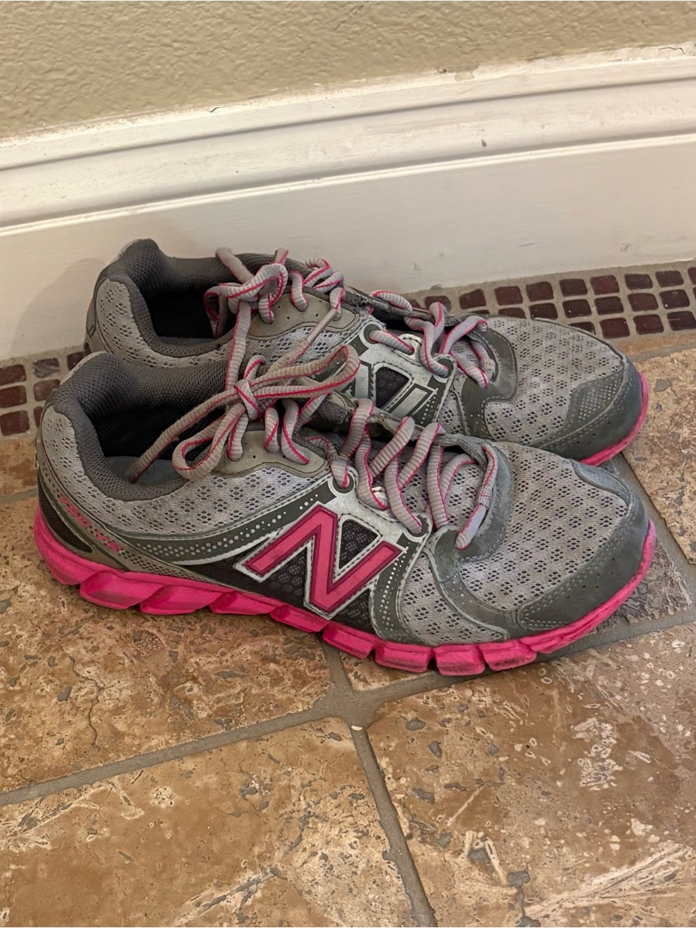 New Balance Women Gray Pink 750 V2 Running Shoes Size 5